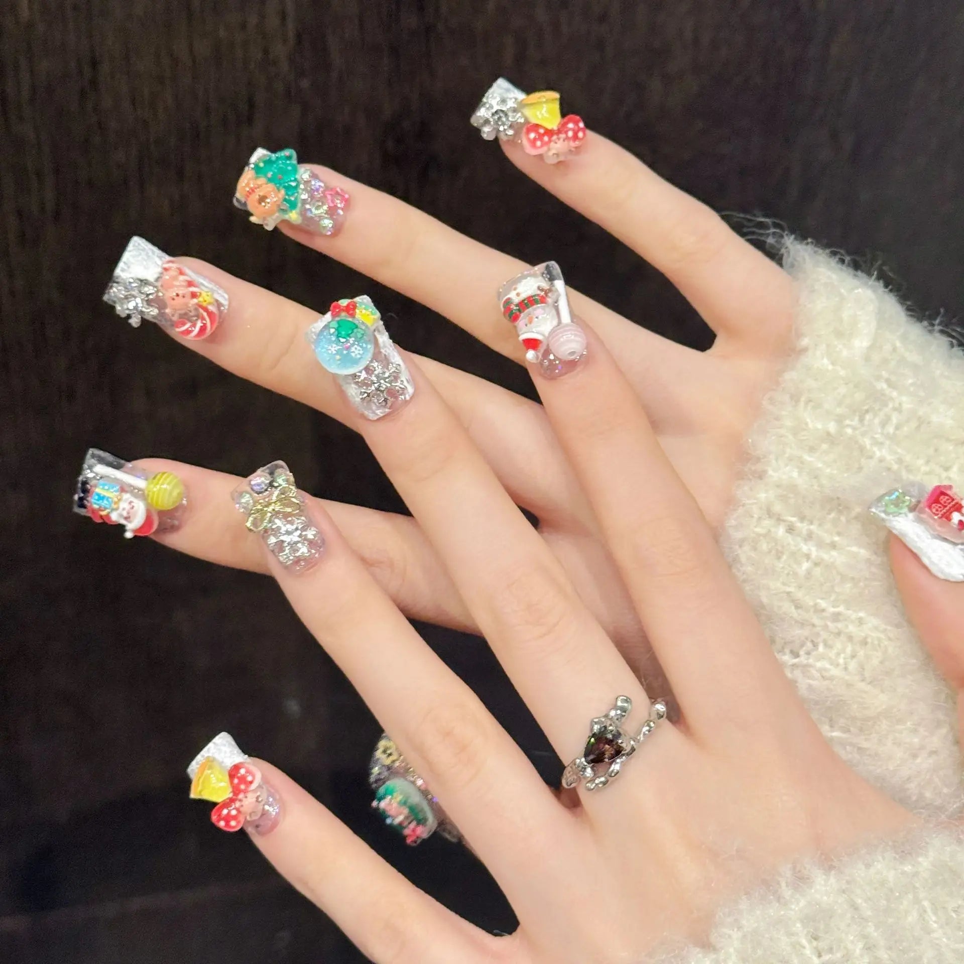 10PCS Christmas Theme False Nails 3D Duckbill Press On with Cute Snowman Design Resin Fake Nails for Girls DIY Manicure Salon