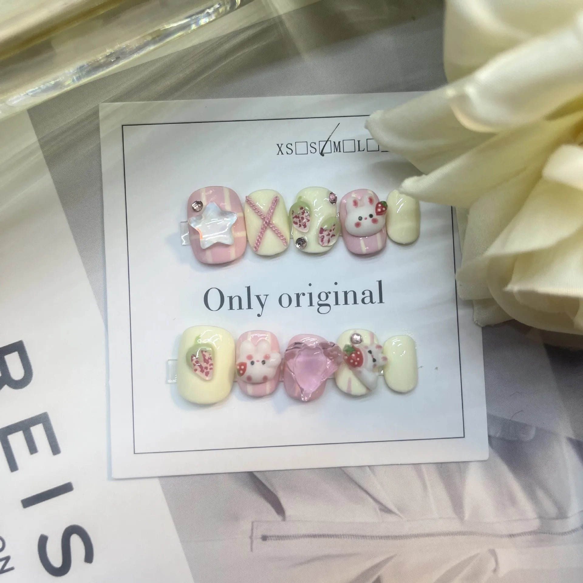 Cartoon Cute Short Round Reusable Full Cover Fake Nail Kawaii Rabbit Strawberry Crystal Decor False Nail for Girs&Women Party